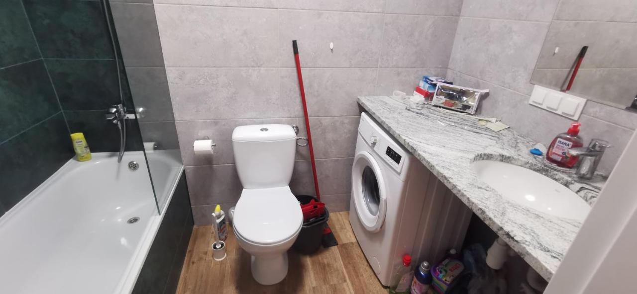 Nowy 1 Z 2 Pokoi W Mieszkaniu W Ursusie Varsovia Exterior foto